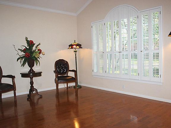 3rd image of 6911 Morningside Dr