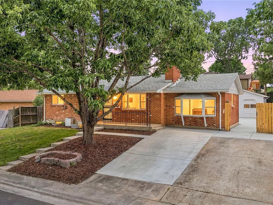 1st image of 4264 W Radcliff Avenue