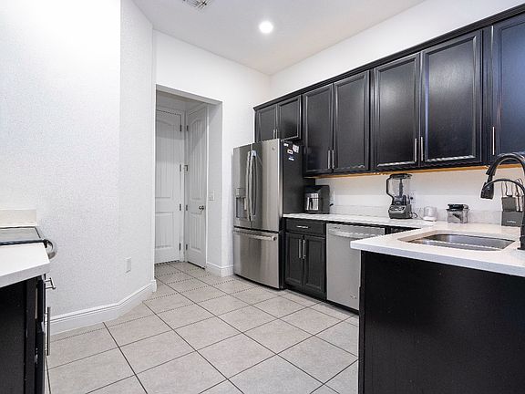 5th image of 7853 Summerlake Groves St
