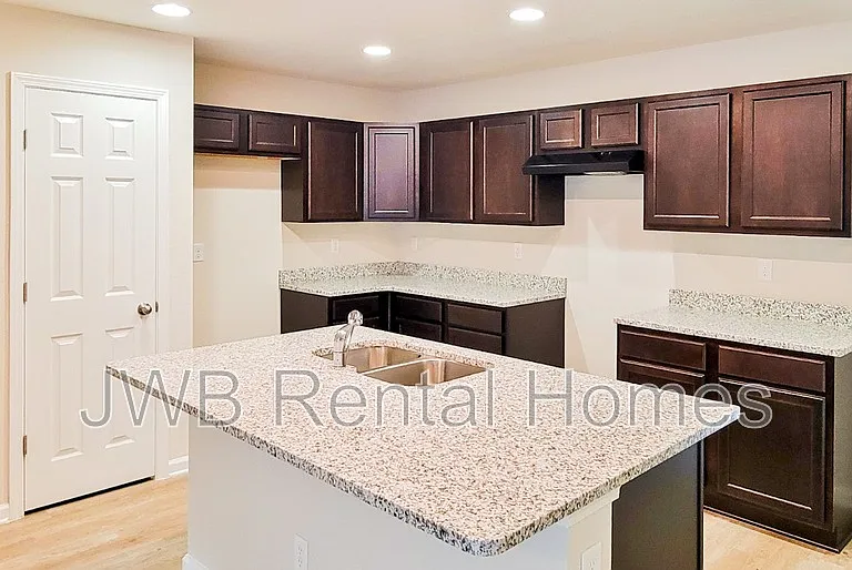 4030 Spring Glen Rd — Photo 2
