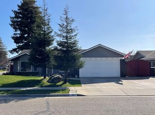 1897 E Eastbrook Ave, Tulare, CA