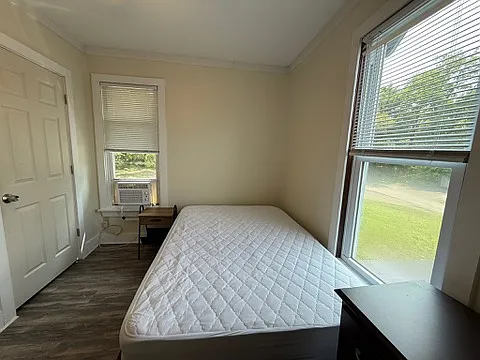 215 Prospect St — Photo 18