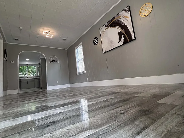 23384 Tawas Ave — Photo 4