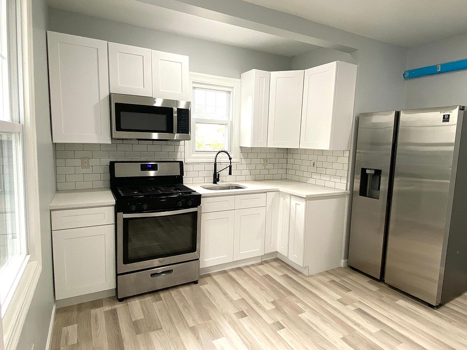 1st image of 40 Wakefield Pl #1R
