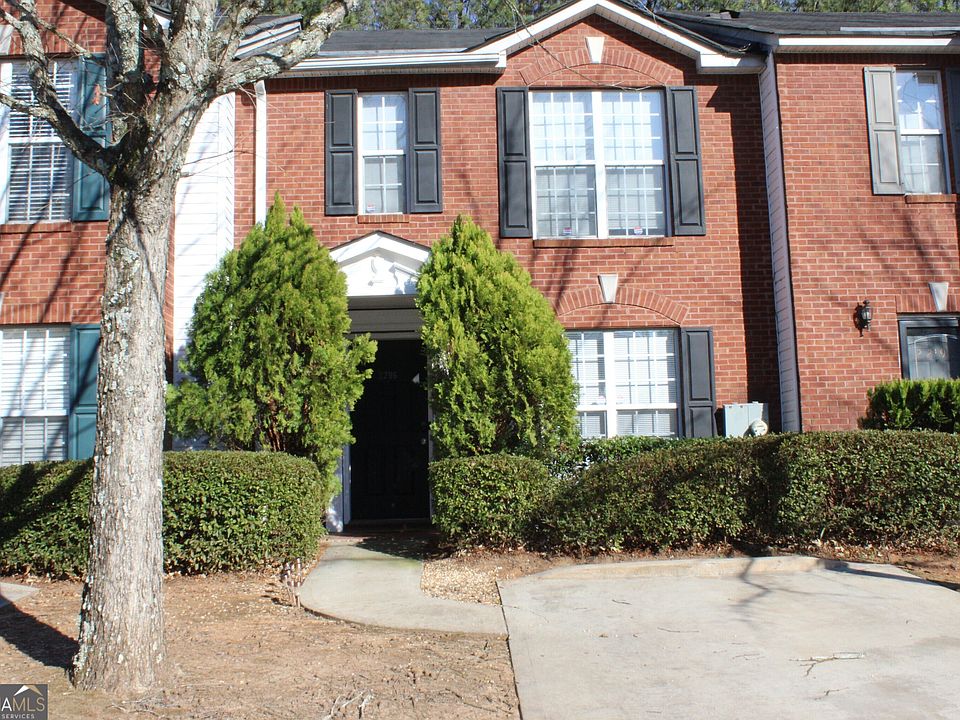 1st image of 2296 Strathmoor Manor Dr
