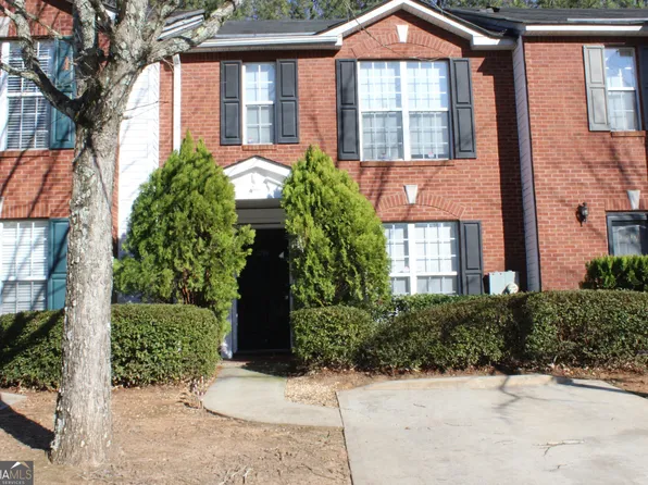 2296 Strathmoor Manor Dr, Lithonia, GA 30058