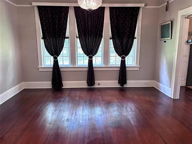 525 N Laurel St — Photo 5