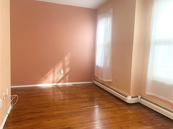 3rd image of 229 Brunswick St APT 2