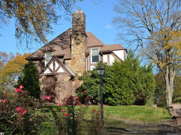 15 Cherry Hill Rd, Branford, CT 06405