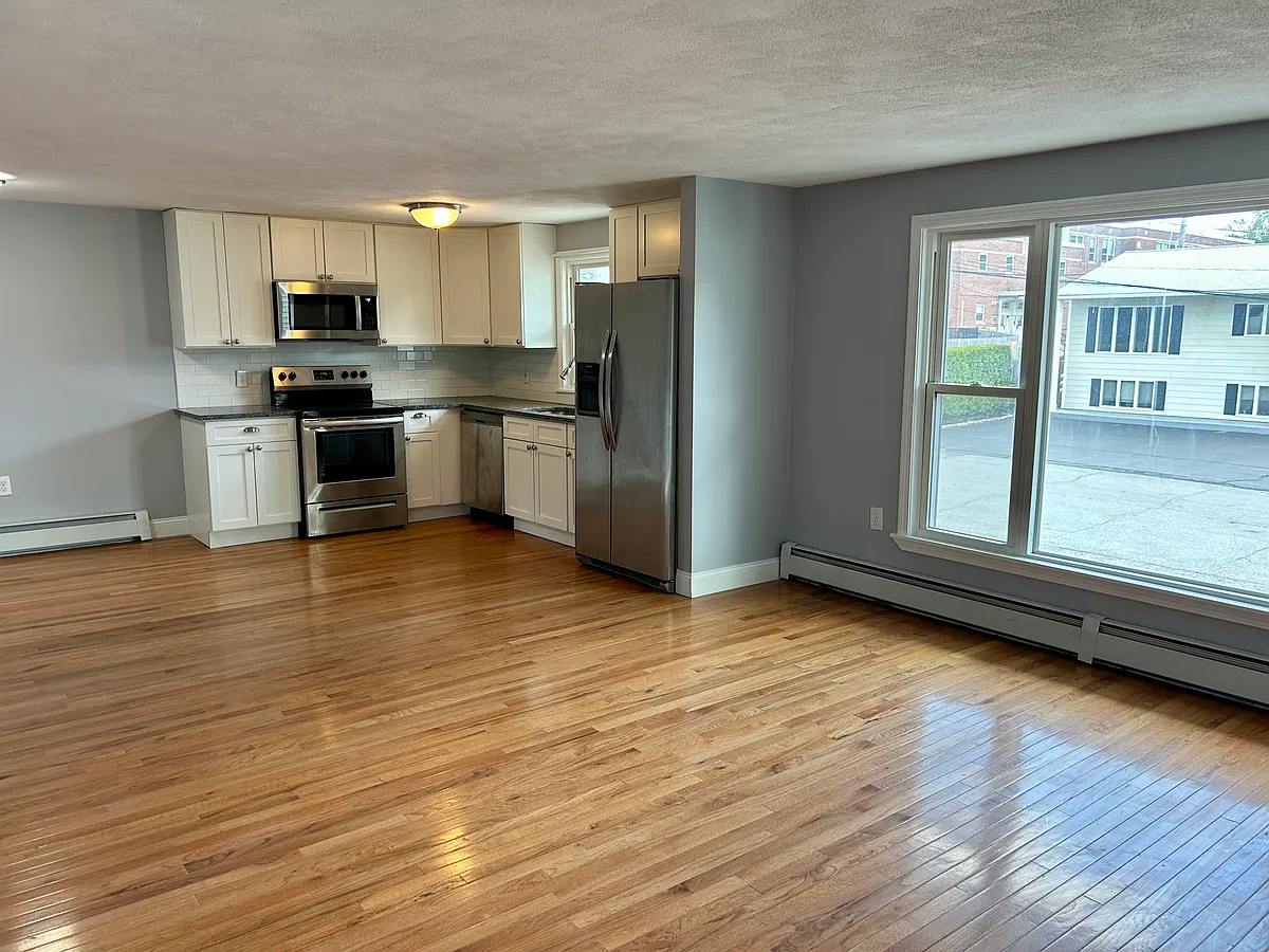 Building Photo - Centredale Ave
