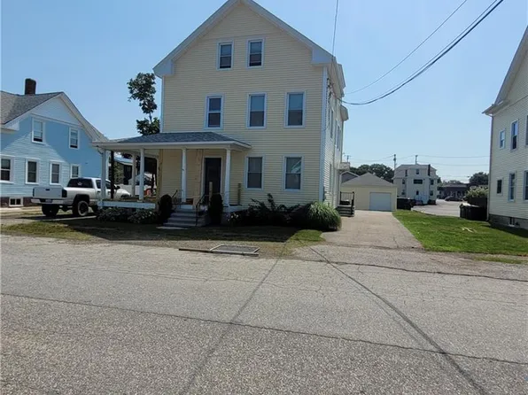 78 Blackburn St, Warwick, RI 02886