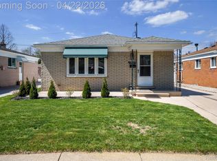 5845 Centralia St, Dearborn Heights, MI 48127