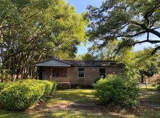 2400 Luvenia Dr, Mobile, AL 36617