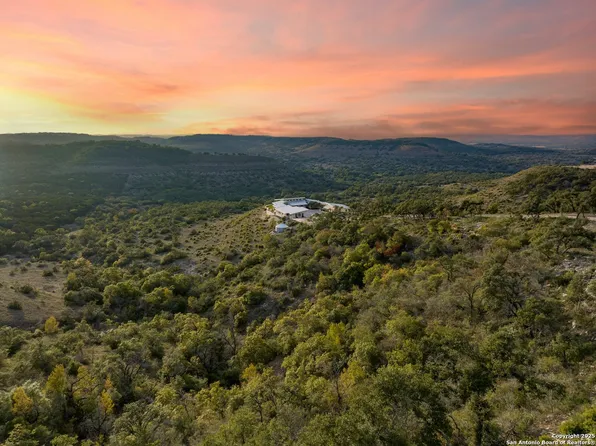 1785 Backbone Ridge, San Marcos, TX 78666