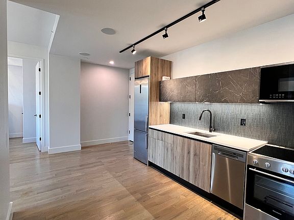 5th image of 2708 Snyder Ave APT 206