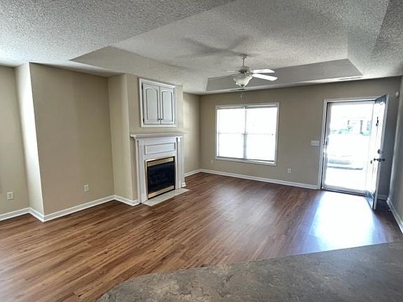 4th image of 591 Brushwood Dr