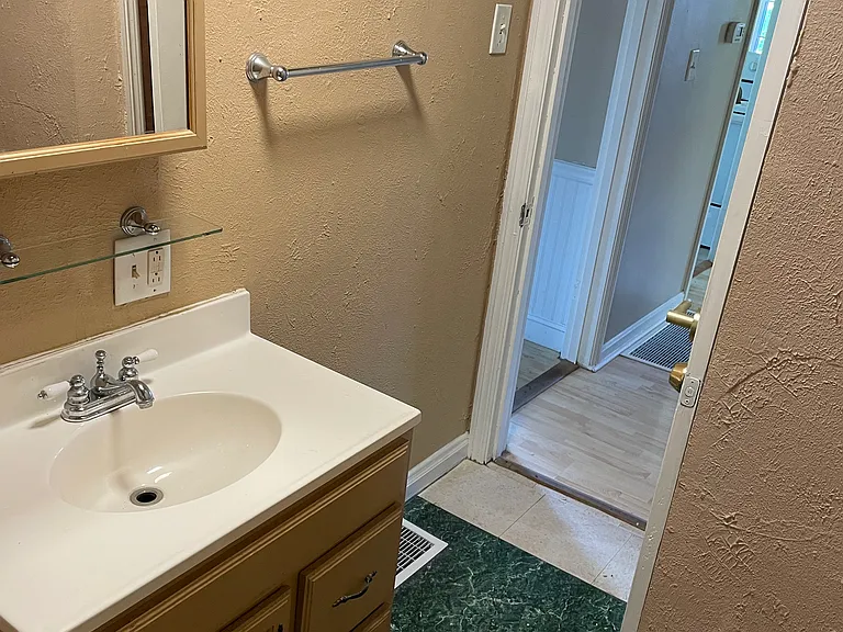 1313 Nichols Pl — Photo 32