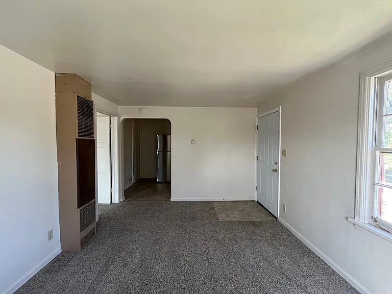 1606 W Rossi St — Photo 4