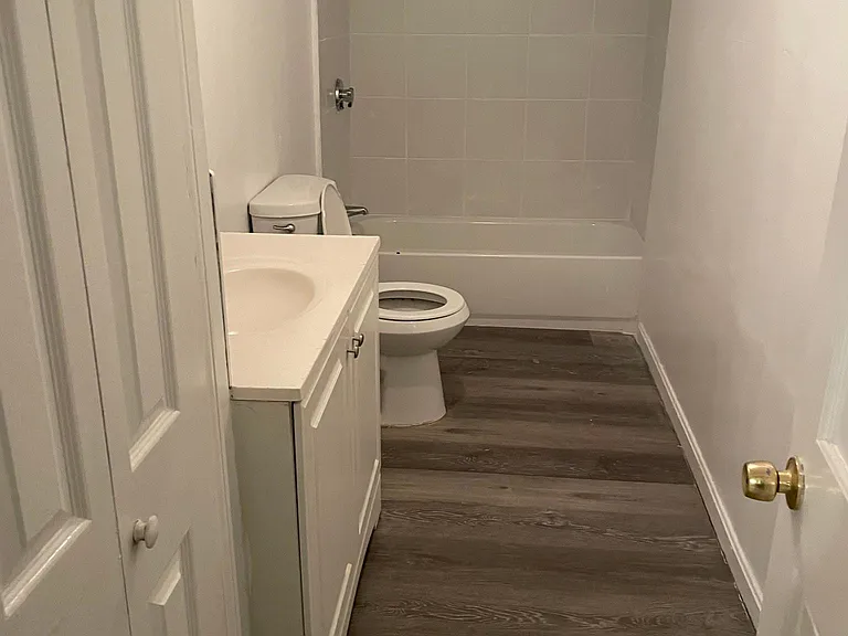 1823 Pleasant St #2 — Photo 2