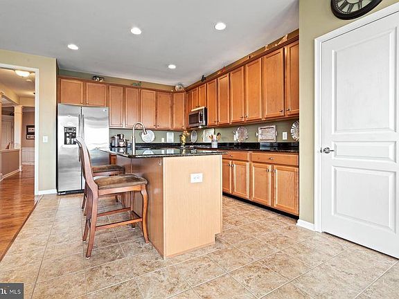 4th image of 212 N Caldwell Cir