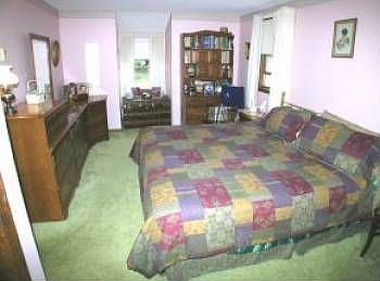 4th image of 12 Stacey Ln