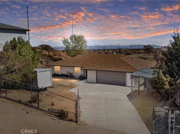 8121 Anaconda Ave, Oak Hills, CA 92344