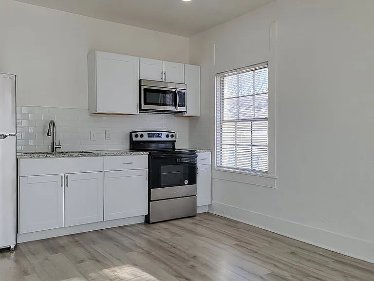 121 W Moore St #101 — Photo 29