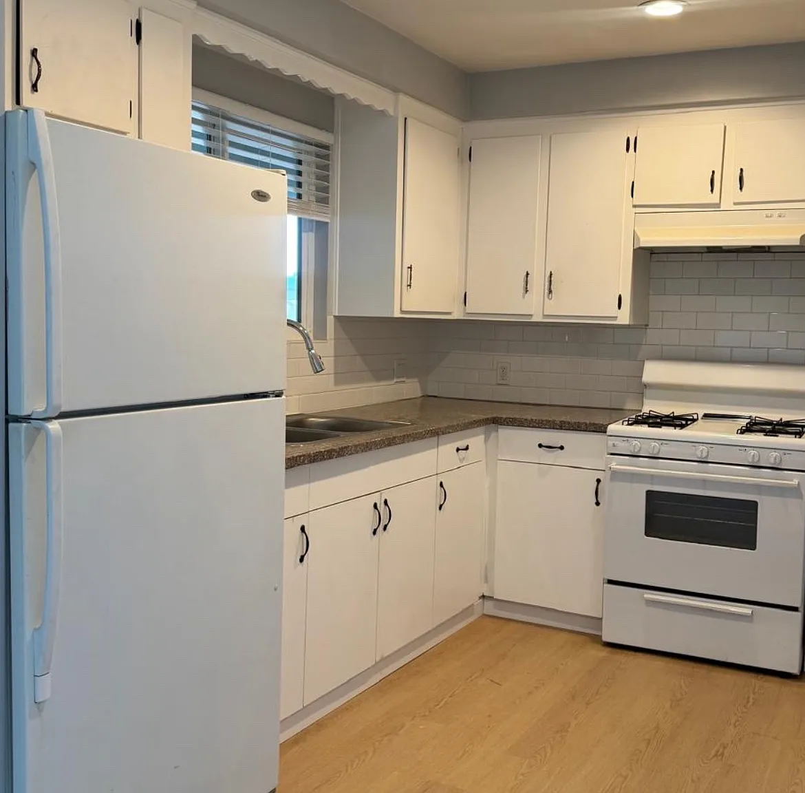 2 bed, 800 sqft, $1,300 — Photo 1