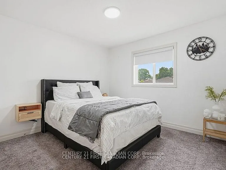 464 Jessica Way — Photo 32