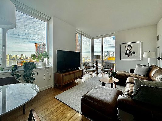 4th image of 300 N End Ave APT 19D