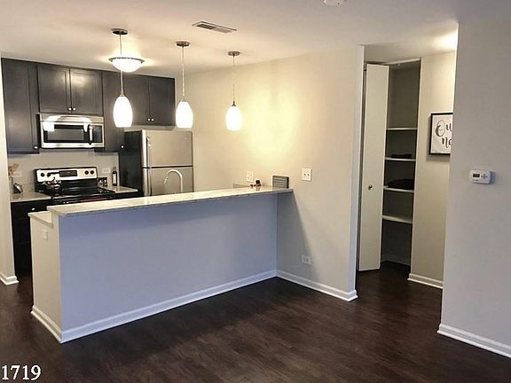 3rd image of 1719 N Dayton St #1312