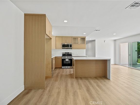 4th image of 9917 Stanwin Ave