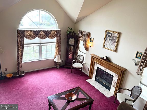 4th image of 336 Copperfield Dr