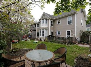 11 Cushing St, Amesbury, MA 01913