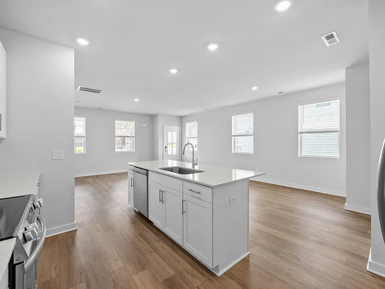 1223 Ross Farms Blvd — Photo 10