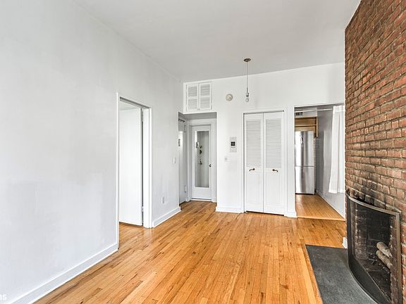 2nd image of 17 W 89th St APT 5R