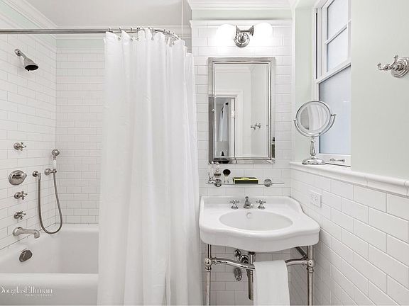 5th image of 444 E 57th St APT 4D