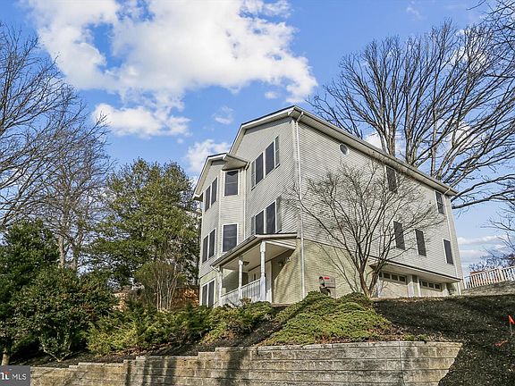 2nd image of 15 Ritchie Ave