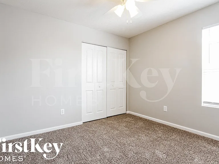 15526 Farmland Ct — Photo 13