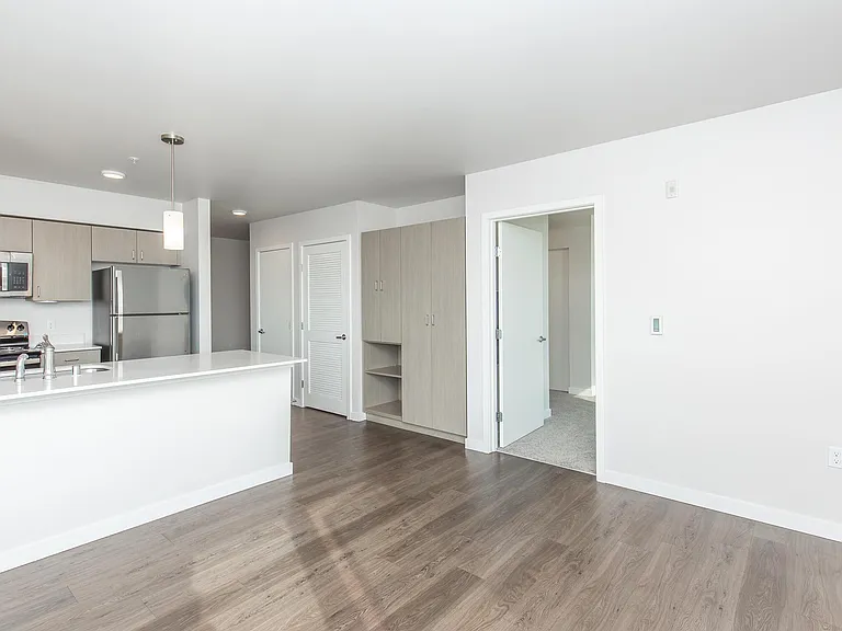 Linden Flats — Photo 94