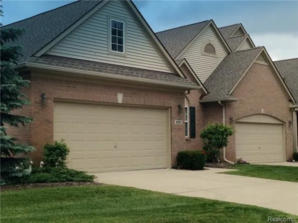 8052 Springdale Dr #1, White Lake, MI 48386