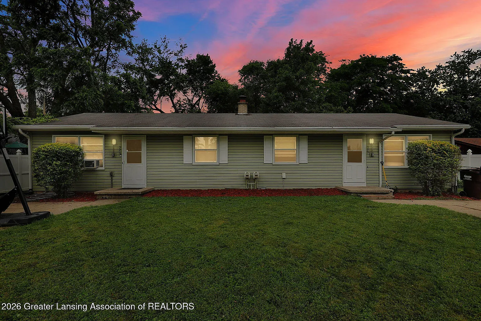 2 bed, 1000 sqft, $1,400 — Photo 3