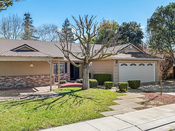 2nd image of 1460 Ridgecrest Dr