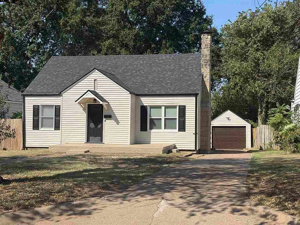 1st image of 920 N 3rd St