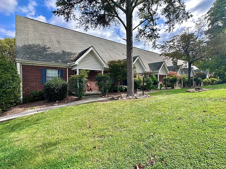 4532 Lynnmont Rd — Photo 4
