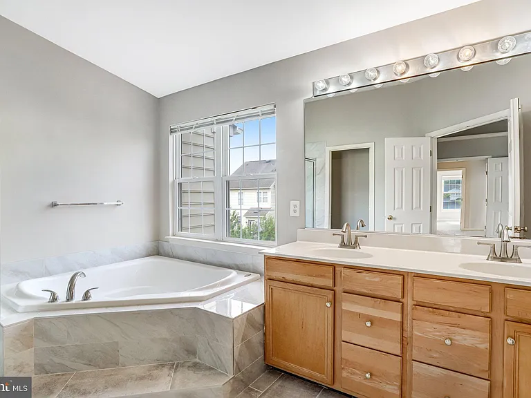22616 Welborne Manor Sq — Photo 26