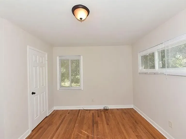 2229 Whites Mill Rd — Photo 5