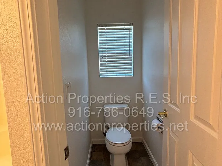 320 Bettencourt Dr — Photo 15