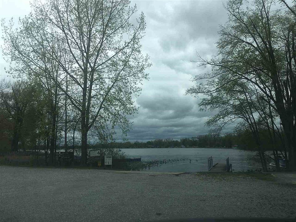 1st image of 3901 W Lakeshore Dr