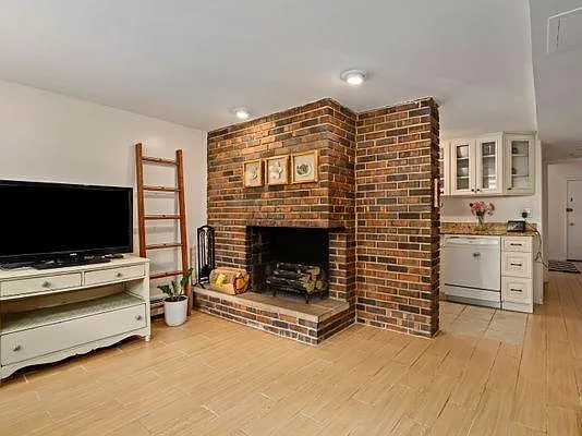 806 W George St #G — Photo 13